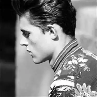 6686体育平台初级作者Carmen