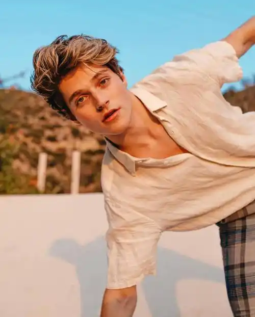 6686体育平台首席作者Ophelia