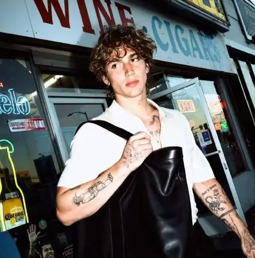 6686体育平台铁牌作者Jason