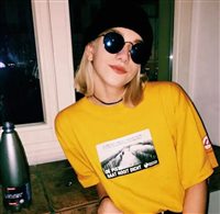 6686体育平台铁牌作者Victoria