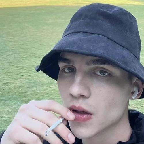 6686体育平台初级作者Tobias