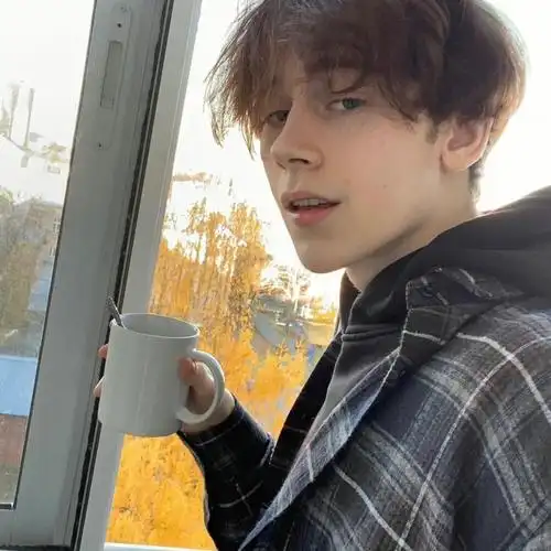 6686体育平台签约作者Janelle