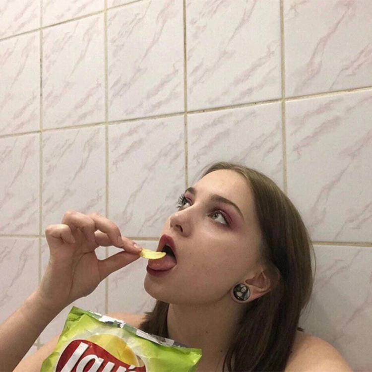 6686体育平台铁牌作者Elspeth