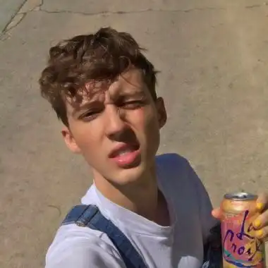 6686体育平台高级作者Paige